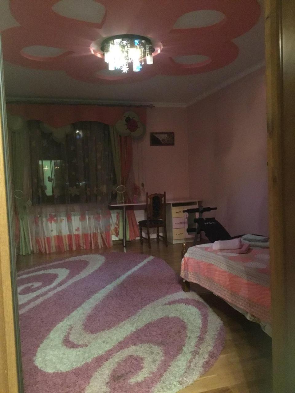 Затишний Дім ยาเรมชา ภายนอก รูปภาพ